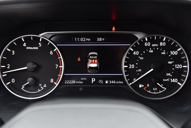 Nissan Rogue Vehicle Image 12