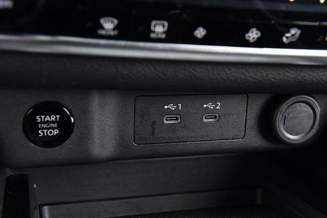 Nissan Rogue Vehicle Image 16