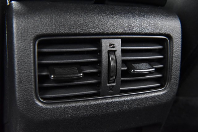 Nissan Rogue Vehicle Image 22