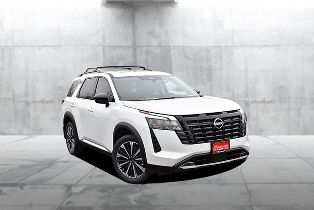 Nissan Pathfinder Vehicle Image 02