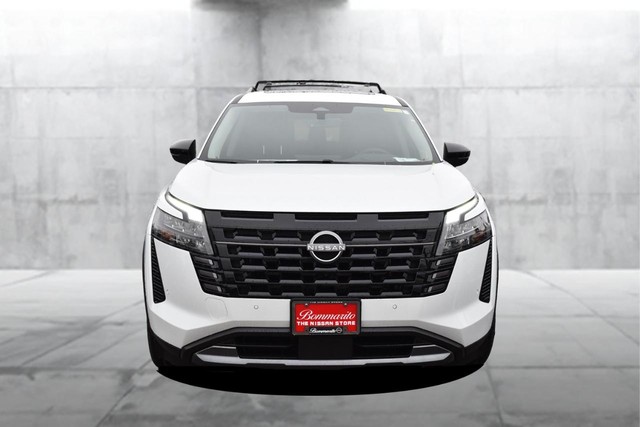 Nissan Pathfinder Vehicle Image 04