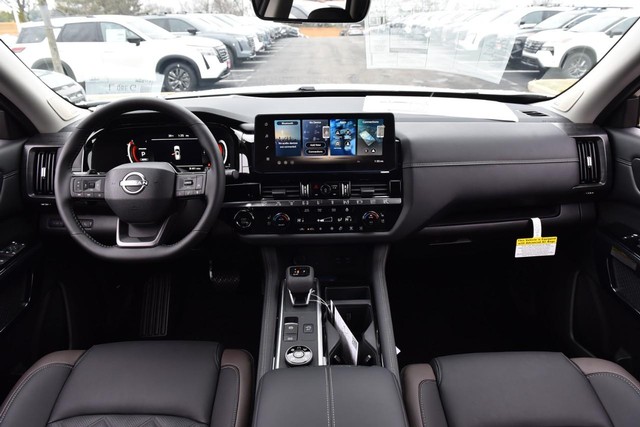 Nissan Pathfinder Vehicle Image 08