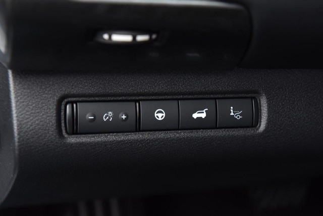Nissan Pathfinder Vehicle Image 12