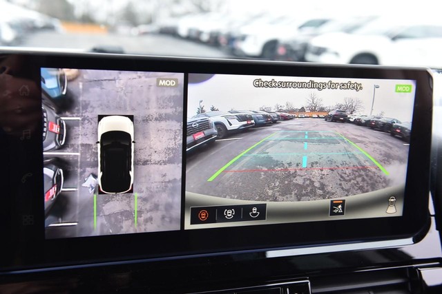 Nissan Pathfinder Vehicle Image 14