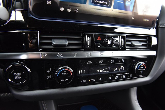 Nissan Pathfinder Vehicle Image 19