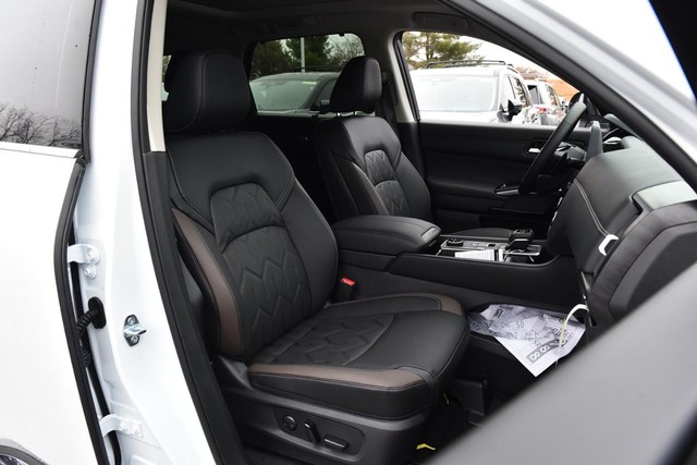 Nissan Pathfinder Vehicle Image 25