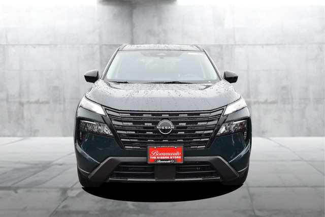 Nissan Rogue Vehicle Image 04