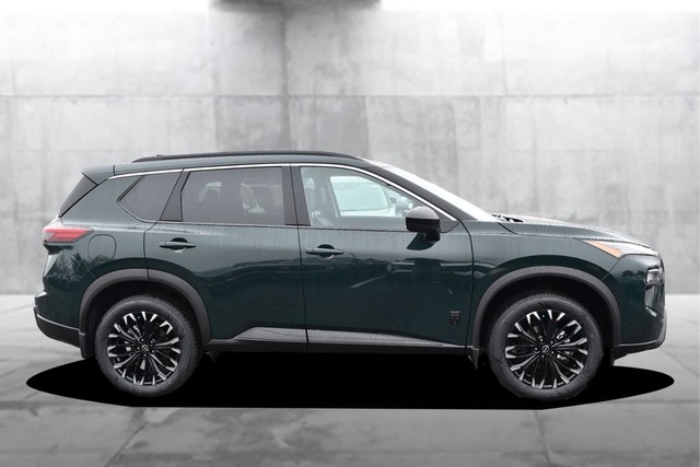 Nissan Rogue Vehicle Image 05