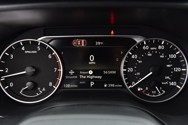 Nissan Rogue Vehicle Image 12