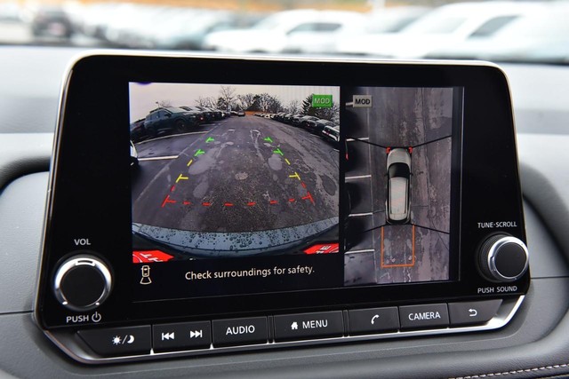 Nissan Rogue Vehicle Image 13