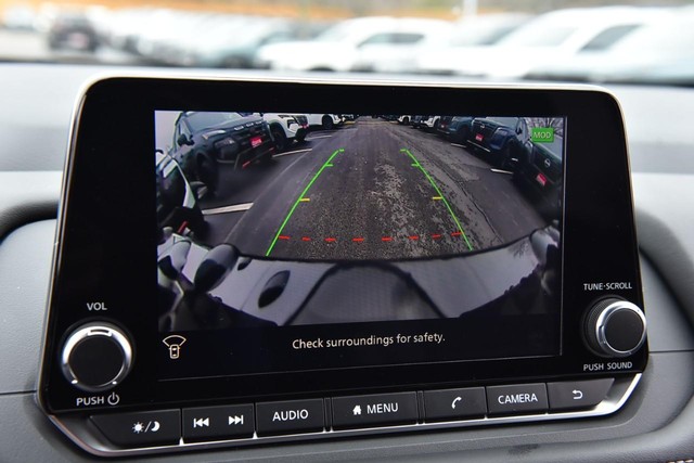 Nissan Rogue Vehicle Image 16