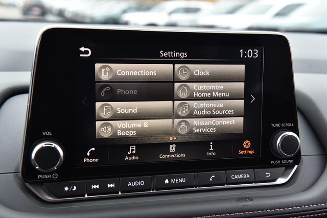 Nissan Rogue Vehicle Image 17