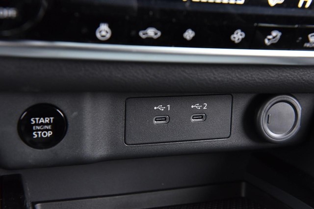 Nissan Rogue Vehicle Image 19