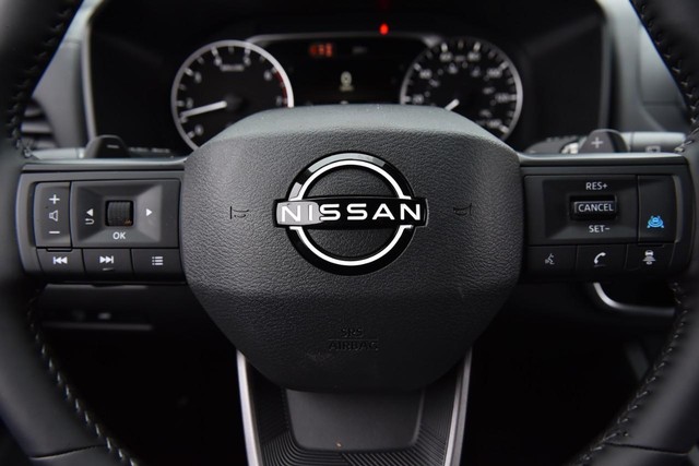 Nissan Rogue Vehicle Image 21