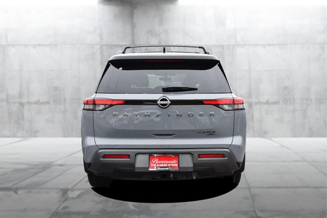 Nissan Pathfinder Vehicle Image 06