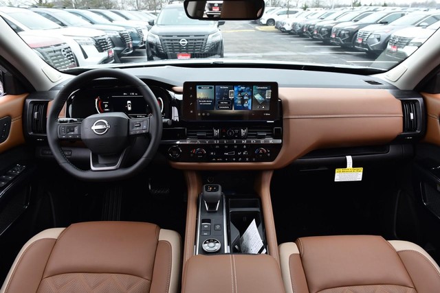 Nissan Pathfinder Vehicle Image 08