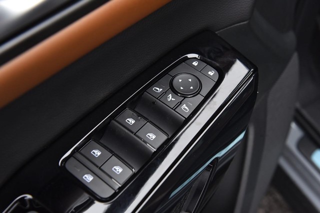 Nissan Pathfinder Vehicle Image 09