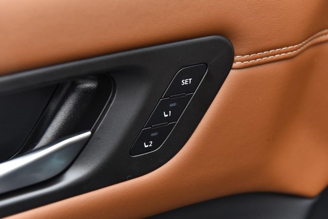 Nissan Pathfinder Vehicle Image 10