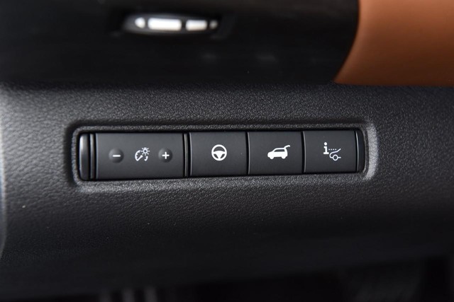 Nissan Pathfinder Vehicle Image 12