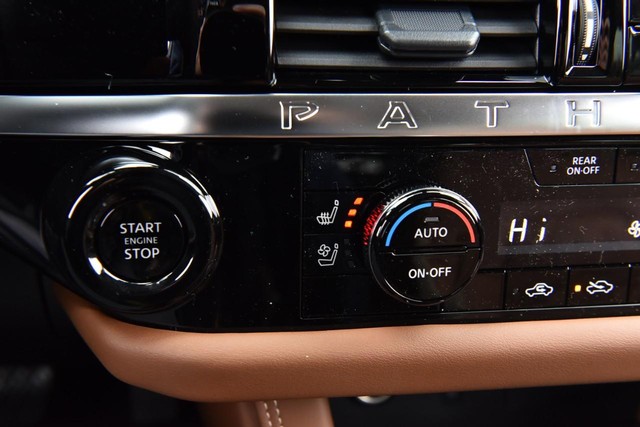 Nissan Pathfinder Vehicle Image 20