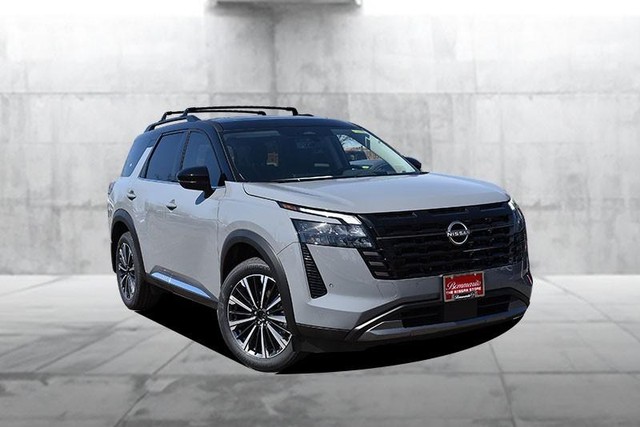 Nissan Pathfinder Vehicle Image 02