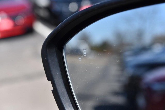 Nissan Pathfinder Vehicle Image 11