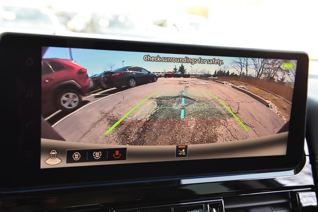 Nissan Pathfinder Vehicle Image 16