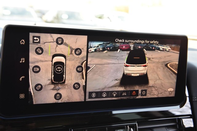 Nissan Pathfinder Vehicle Image 17