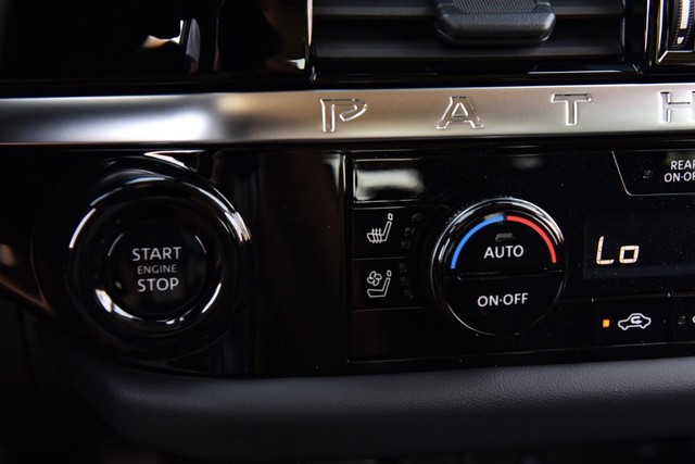 Nissan Pathfinder Vehicle Image 20