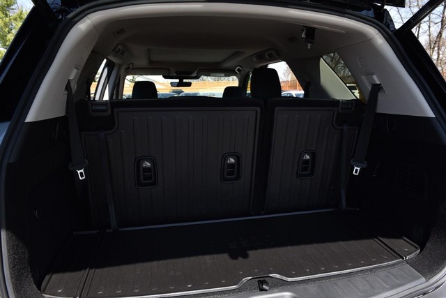 Nissan Pathfinder Vehicle Image 32