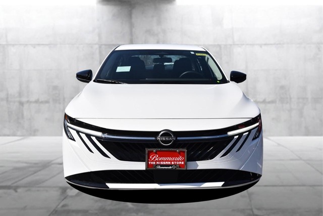 Nissan Sentra Vehicle Image 04