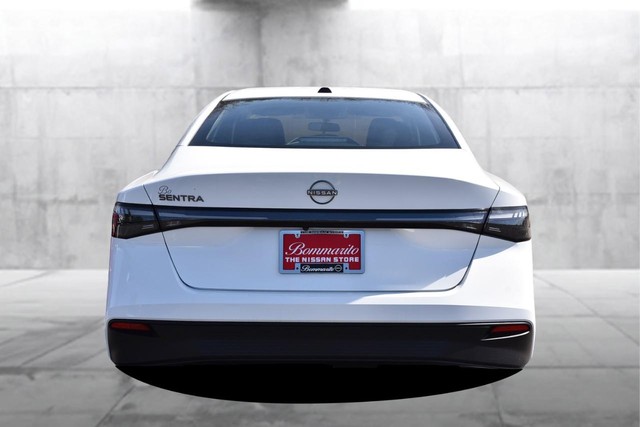 Nissan Sentra Vehicle Image 06