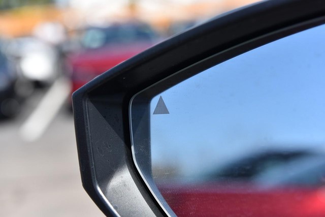 Nissan Sentra Vehicle Image 10