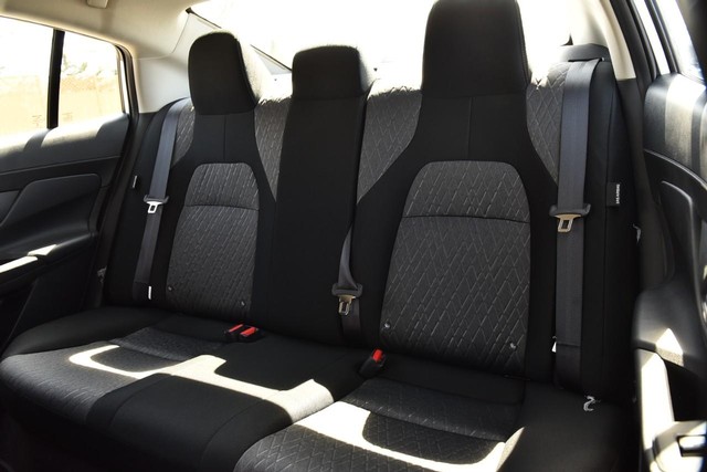 Nissan Sentra Vehicle Image 23