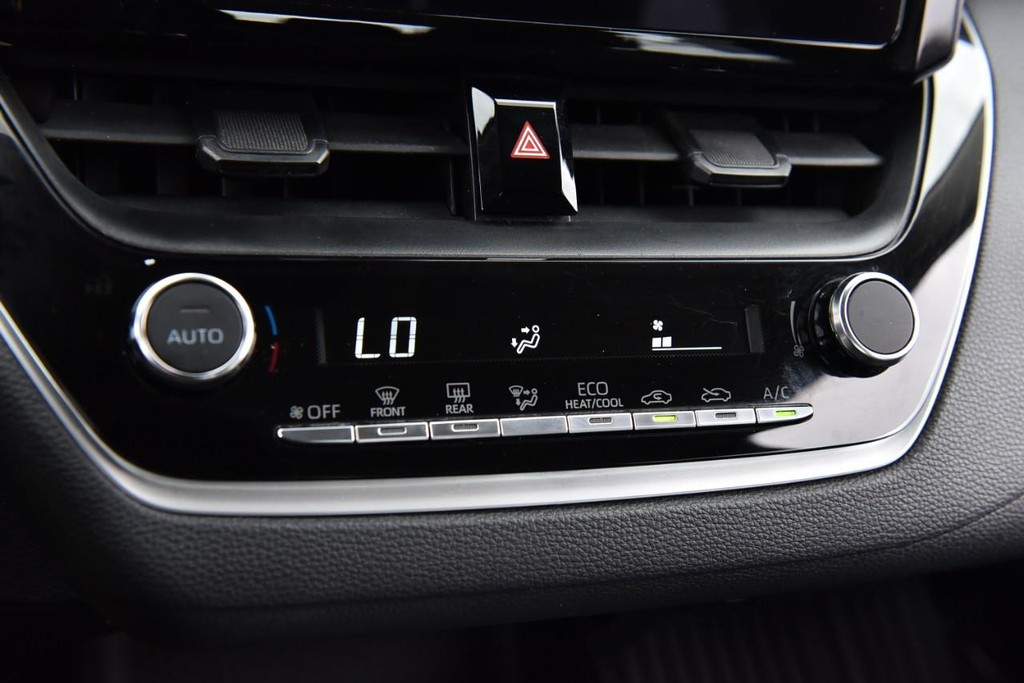 Toyota Corolla Vehicle Image 14