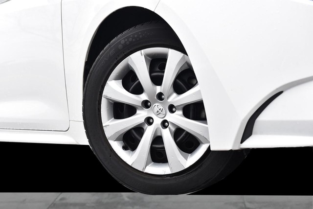 Toyota Corolla Vehicle Full-screen Gallery Image 3