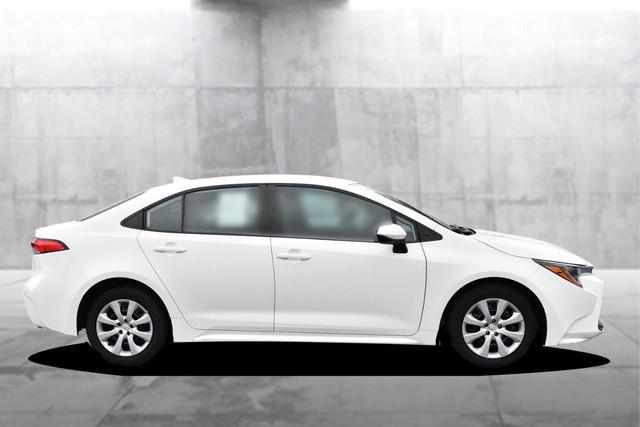 Toyota Corolla Vehicle Full-screen Gallery Image 5