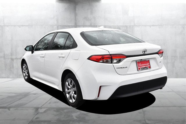 Toyota Corolla Vehicle Full-screen Gallery Image 7