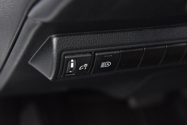 Toyota Corolla Vehicle Full-screen Gallery Image 10