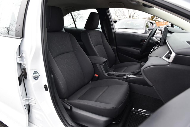 Toyota Corolla Vehicle Full-screen Gallery Image 17