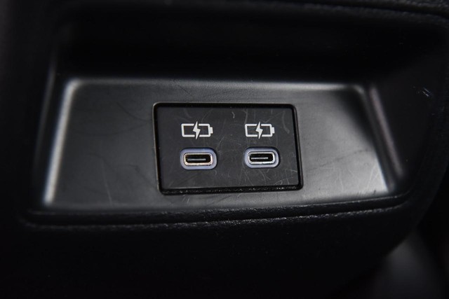 Toyota Corolla Vehicle Full-screen Gallery Image 19