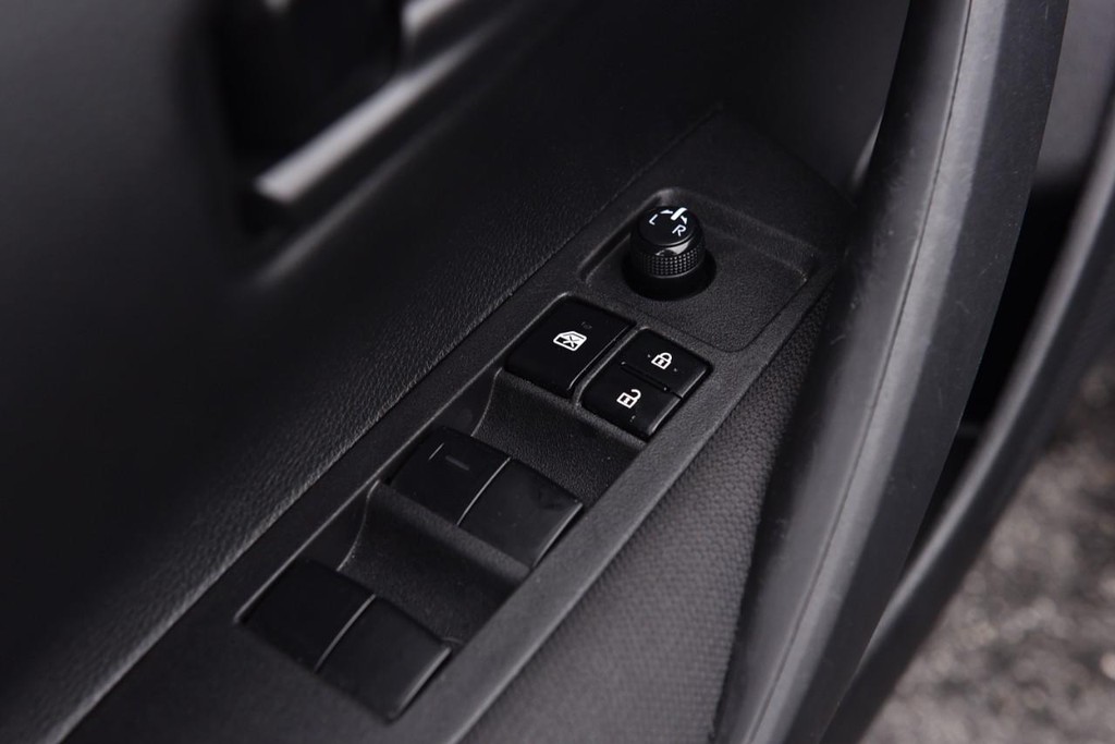 Toyota Corolla Vehicle Image 09