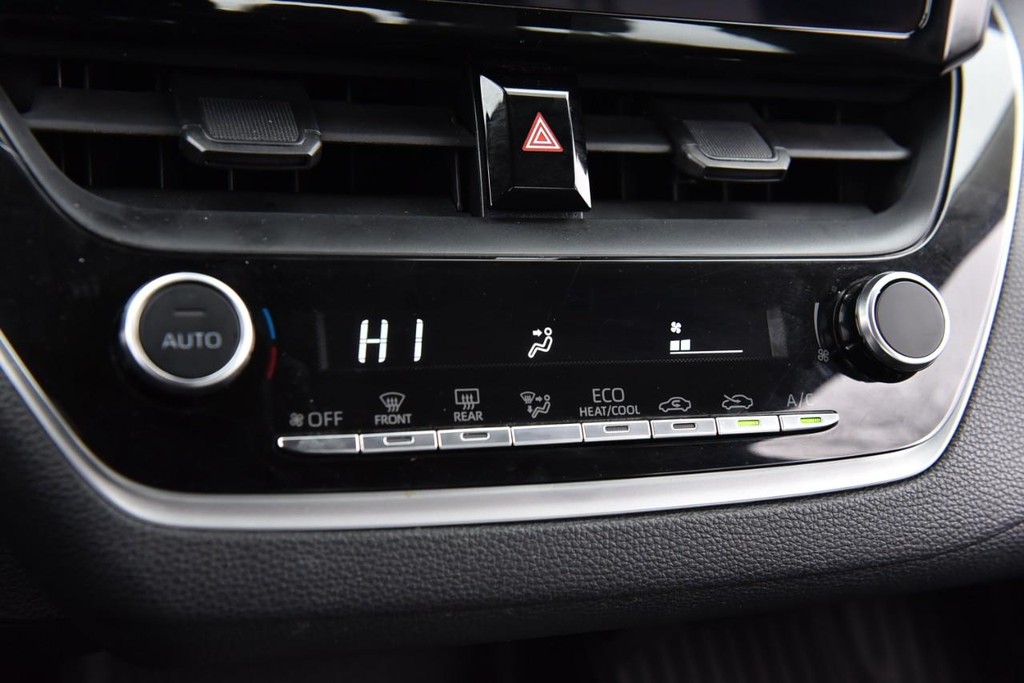 Toyota Corolla Vehicle Image 14