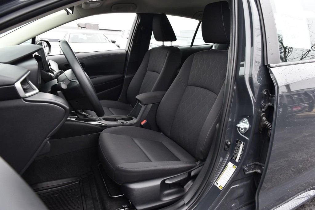 Toyota Corolla Vehicle Image 16