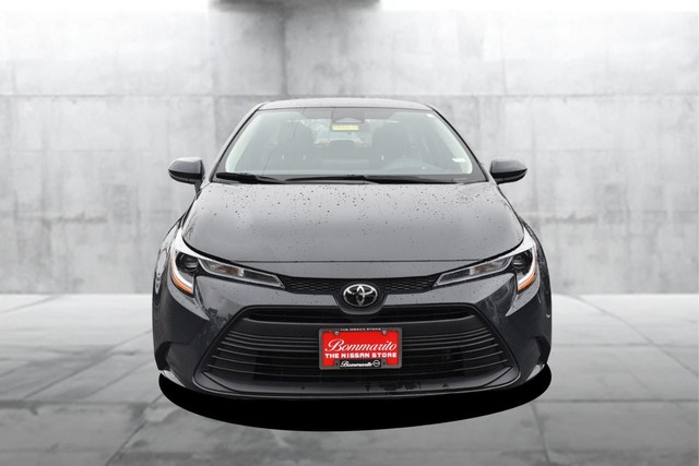 Toyota Corolla Vehicle Full-screen Gallery Image 4