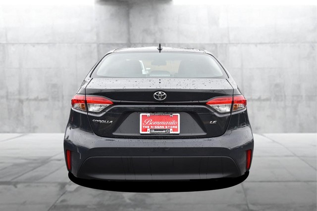 Toyota Corolla Vehicle Full-screen Gallery Image 6