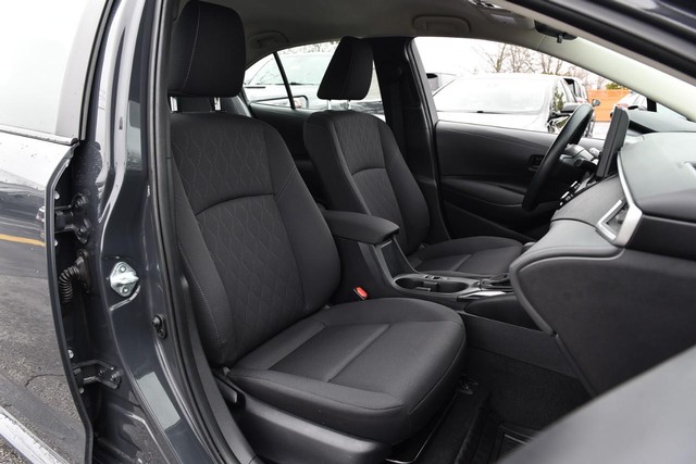 Toyota Corolla Vehicle Full-screen Gallery Image 17