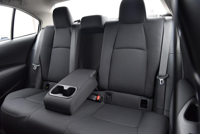 Toyota Corolla Vehicle Full-screen Gallery Image 18