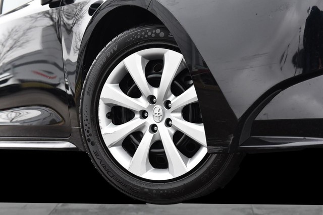 Toyota Corolla Vehicle Full-screen Gallery Image 3