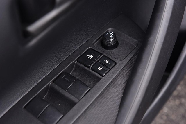 Toyota Corolla Vehicle Full-screen Gallery Image 9